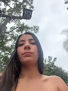 -juicy  online show from November 28, 2025, 10:10 pm