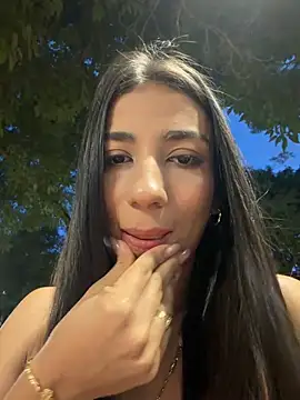 Snapshot of -juicy_ chatting on May 24, 2026, 11:26 pm -juicy online show from May 24, 2026, 11:26 pm