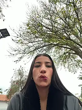 -juicy  online show from February 22, 2026, 10:33 pm