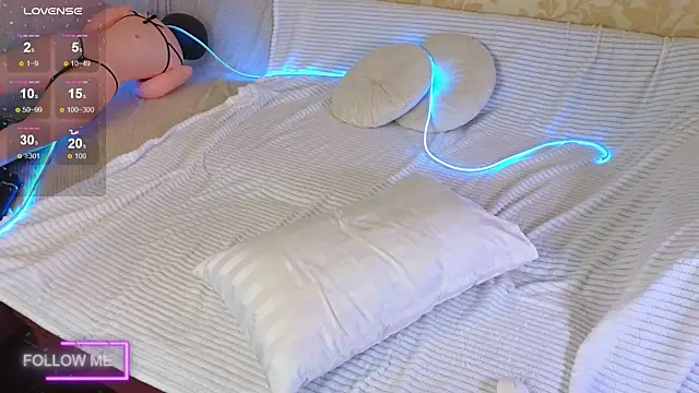 Angell Wild online show from October 25, 2025, 1:56 pm