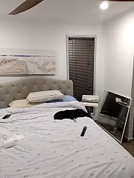 iamthepublickmasterbater online show from November 6, 2025, 2:43 pm