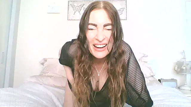 Snapshot of EllaKent chatting on May 22, 2026, 2:48 pm EllaKent online show from May 22, 2026, 2:48 pm