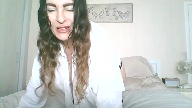 Snapshot of EllaKent chatting on March 2, 2026, 3:41 pm EllaKent online show from March 2, 2026, 3:41 pm