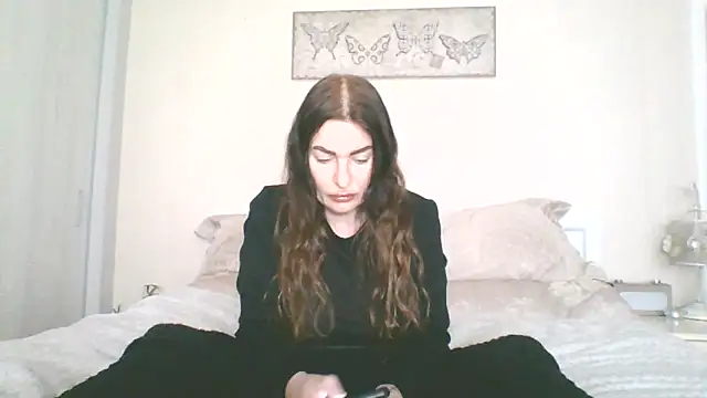 Snapshot of EllaKent chatting on March 16, 2026, 3:37 pm EllaKent online show from March 16, 2026, 3:37 pm