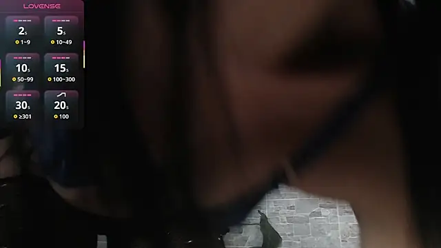 Snapshot of VioletLux chatting on November 6, 2025, 8:13 pm VioletLux online show from November 6, 2025, 8:13 pm