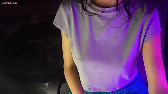 Snapshot of NidhiChandra chatting on November 12, 2025, 10:52 am NidhiChandra online show from November 12, 2025, 10:52 am