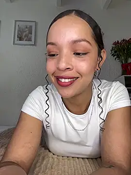 Yasmin777  online show from May 9, 2026, 5:05 pm