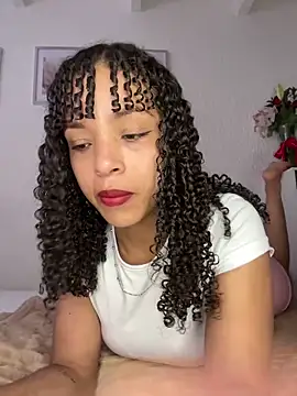 Yasmin777  online show from April 24, 2026, 9:28 pm
