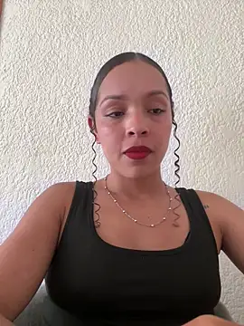 Yasmin777  online show from April 25, 2026, 9:01 pm