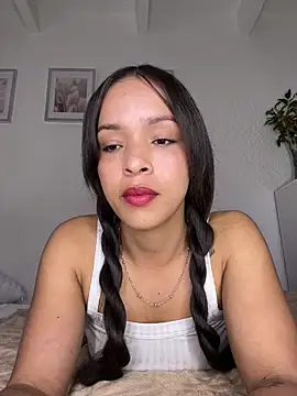 Yasmin777  online show from June 20, 2026, 10:37 pm