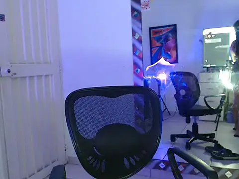 Snapshot of andrewcaxo chatting on October 26, 2025, 2:23 am andrewcaxo online show from October 26, 2025, 2:23 am