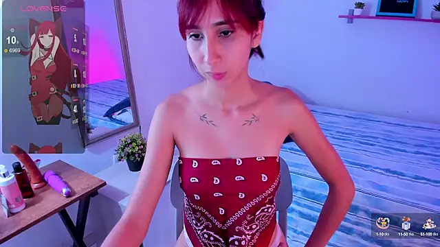 QueenLatinaxh online show from September 29, 2025, 12:44 pm