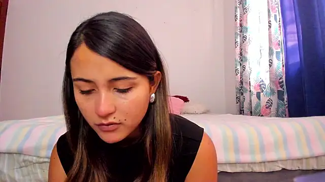 Ana  Pink online show from May 10, 2026, 4:20 pm