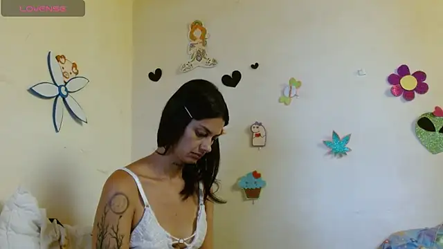 Akasha001 online show from October 8, 2025, 2:40 pm