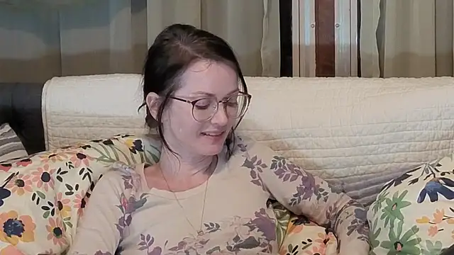 Snapshot of kohlbird chatting on December 5, 2025, 4:22 am kohlbird online show from December 5, 2025, 4:22 am