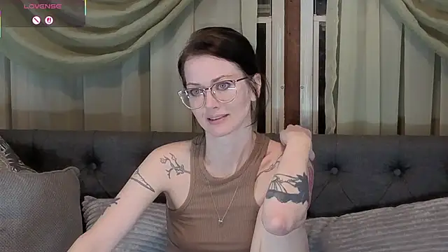 Snapshot of kohlbird chatting on November 23, 2025, 12:42 am kohlbird online show from November 23, 2025, 12:42 am