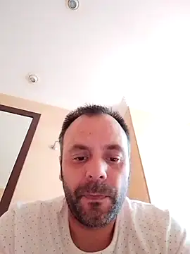 Snapshot of manchego85 chatting on October 8, 2025, 4:40 pm manchego85 online show from October 8, 2025, 4:40 pm