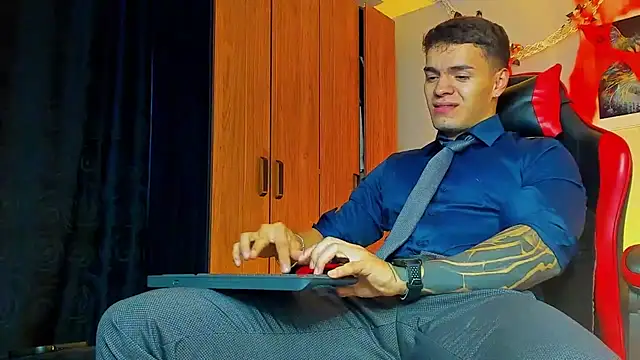 Snapshot of ALPHA_DOMINUS_ chatting on October 20, 2025, 3:30 am ALPHA DOMINUS online show from October 20, 2025, 3:30 am