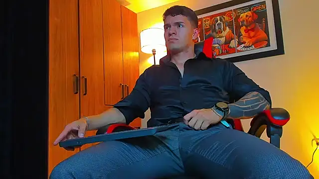 Snapshot of ALPHA_DOMINUS_ chatting on November 14, 2025, 4:05 am ALPHA DOMINUS online show from November 14, 2025, 4:05 am