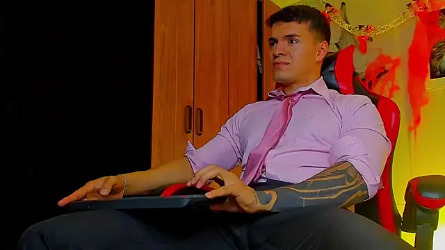 Snapshot of ALPHA_DOMINUS_ chatting on October 21, 2025, 3:50 am ALPHA DOMINUS online show from October 21, 2025, 3:50 am