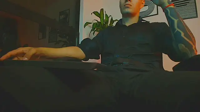 Snapshot of ALPHA_DOMINUS_ chatting on June 10, 2026, 3:52 am ALPHA DOMINUS online show from June 10, 2026, 3:52 am