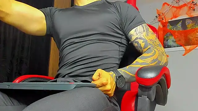 Snapshot of ALPHA_DOMINUS_ chatting on October 16, 2025, 3:59 am ALPHA DOMINUS online show from October 16, 2025, 3:59 am