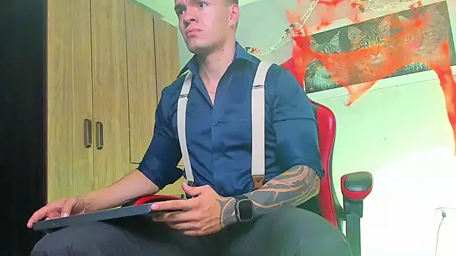 Snapshot of ALPHA_DOMINUS_ chatting on November 2, 2025, 4:28 am ALPHA DOMINUS online show from November 2, 2025, 4:28 am