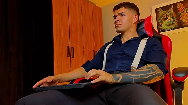 Snapshot of ALPHA_DOMINUS_ chatting on November 6, 2025, 4:05 am ALPHA DOMINUS online show from November 6, 2025, 4:05 am