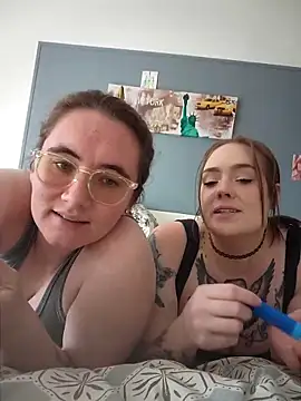 Snapshot of AndHerXO chatting on May 8, 2026, 3:16 pm AndHerXO online show from May 8, 2026, 3:16 pm
