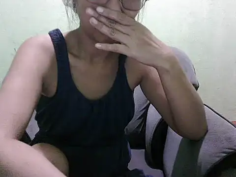 Snapshot of HotLadyPinay32 chatting on February 9, 2026, 8:45 am HotLadyPinay32 online show from February 9, 2026, 8:45 am