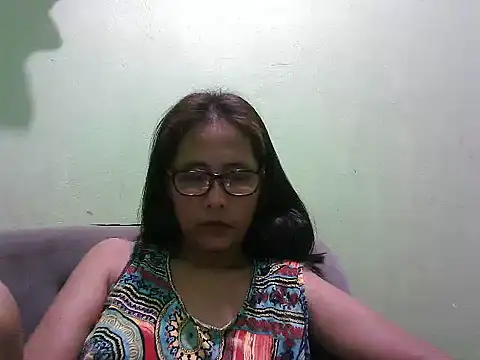 Snapshot of HotLadyPinay32 chatting on July 7, 2026, 8:18 am HotLadyPinay32 online show from July 7, 2026, 8:18 am