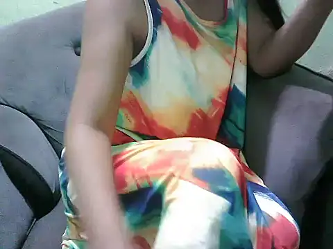 Snapshot of HotLadyPinay32 chatting on July 19, 2026, 10:28 pm HotLadyPinay32 online show from July 19, 2026, 10:28 pm