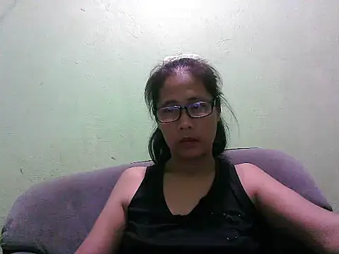 HotLadyPinay32 online show from April 26, 2026, 12:02 pm