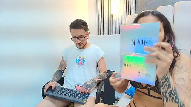 RavenandCody online show from November 7, 2025, 3:55 am