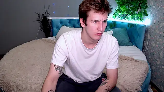 Snapshot of KiskaKurt chatting on September 23, 2025, 8:05 pm KiskaKurt online show from September 23, 2025, 8:05 pm