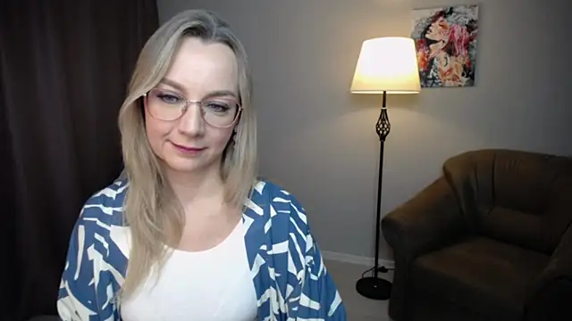 Ava Elior online show from November 5, 2025, 10:40 am