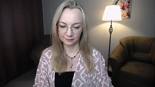 Snapshot of Ava_Elior chatting on May 25, 2026, 8:35 am Ava Elior online show from May 25, 2026, 8:35 am