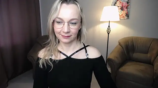 Snapshot of Ava_Elior chatting on May 13, 2026, 10:00 am Ava Elior online show from May 13, 2026, 10:00 am
