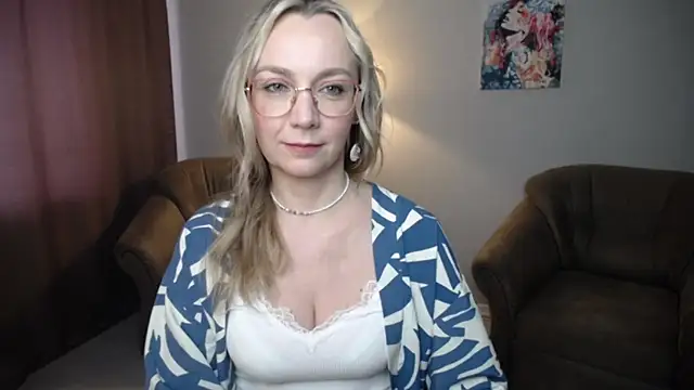 Snapshot of Ava_Elior chatting on June 7, 2026, 12:10 pm Ava Elior online show from June 7, 2026, 12:10 pm