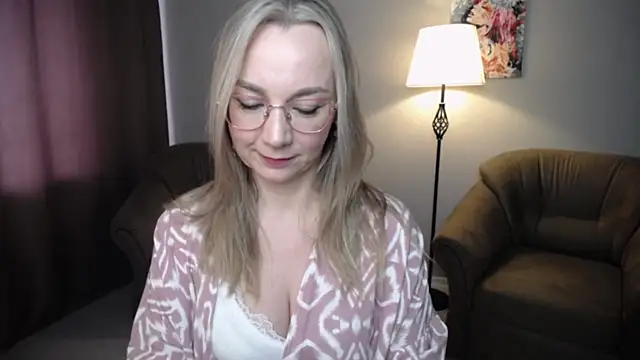 Snapshot of Ava_Elior chatting on May 16, 2026, 11:20 am Ava Elior online show from May 16, 2026, 11:20 am
