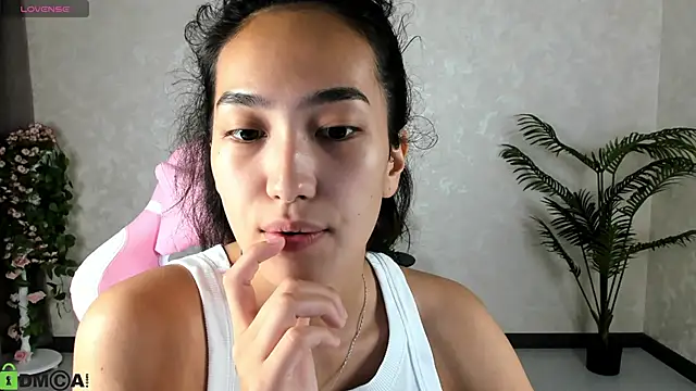 FlirtyAura online show from September 9, 2025, 3:49 am