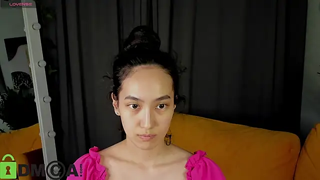 FlirtyAura online show from March 29, 2026, 11:34 am
