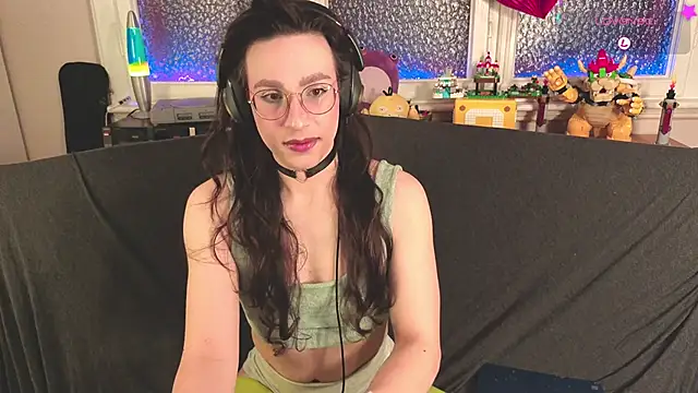 Zesty Peach online show from March 5, 2026, 1:35 am