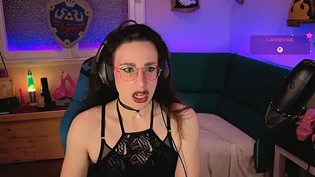 Snapshot of Zesty_Peach chatting on June 6, 2026, 10:48 pm Zesty Peach online show from June 6, 2026, 10:48 pm