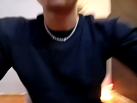 Snapshot of jhonny_thes28 chatting on October 15, 2025, 12:42 am jhonny thes28 online show from October 15, 2025, 12:42 am