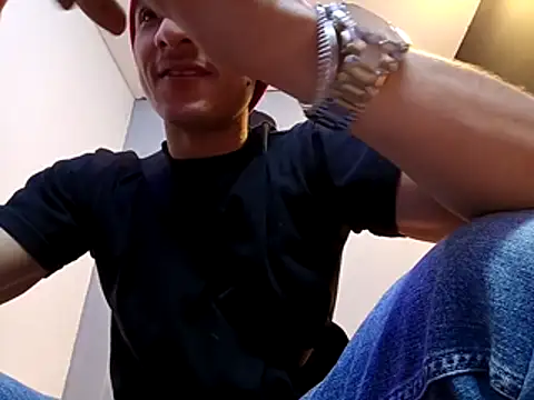 Snapshot of jhonny_thes28 chatting on October 28, 2025, 4:50 pm jhonny thes28 online show from October 28, 2025, 4:50 pm