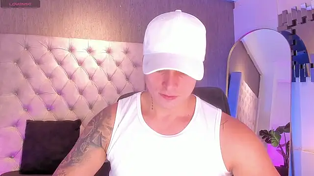 connorsmiith online show from May 9, 2026, 1:20 am