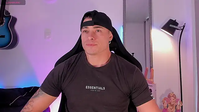 connorsmiith online show from June 11, 2026, 12:57 pm