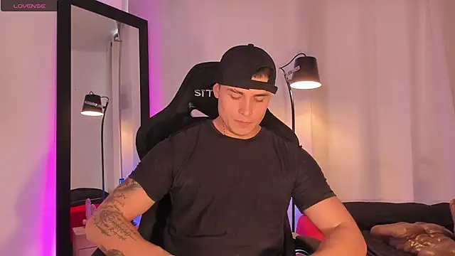 connorsmiith online show from June 23, 2026, 2:37 pm