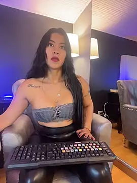BellaFernandez   online show from May 23, 2026, 12:04 pm